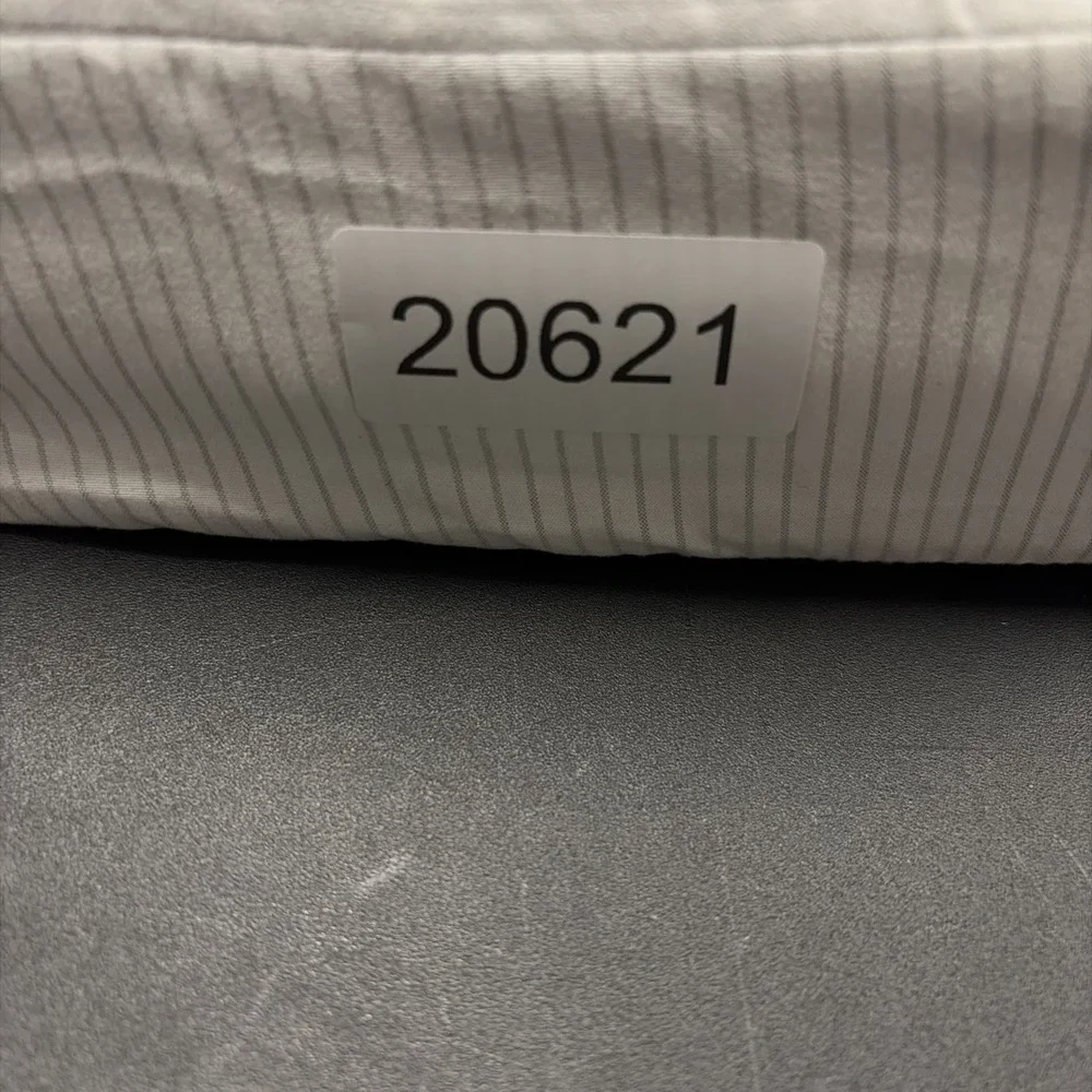 Room Essentials Twin Or XL Twin Size Bed Sheet Set, White W Gray Stripes 20621